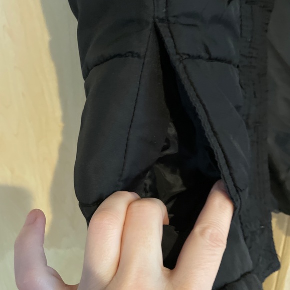 Women Medium Lightweight Puffer Vest Outdoor Athletic Hiking Fashion Layering - Picture 3 of 5